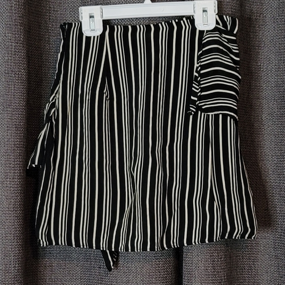 Zara asymmetric lightweight skirt - Picture 12 of 14